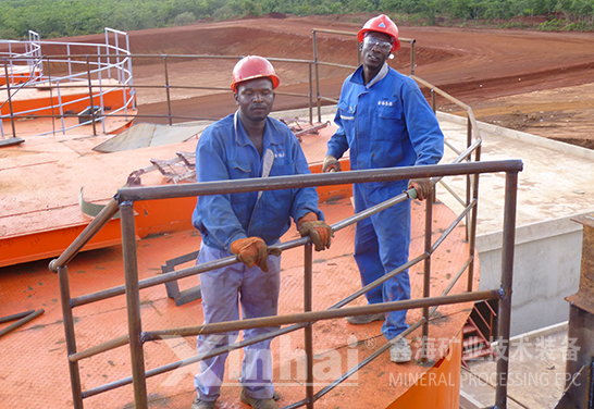 鑫海矿装的坦桑尼亚籍员工
